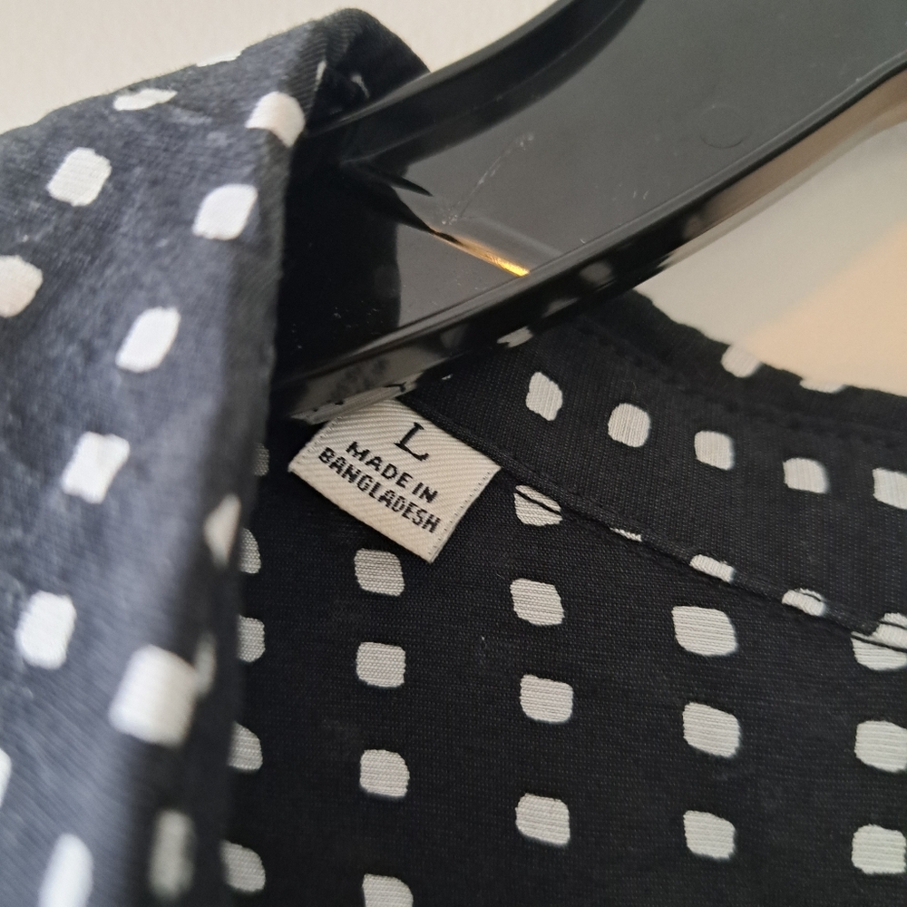 JACHS Girlfriend New York Black and White Square Polka-dot Collared Shirt - Picture 3 of 5